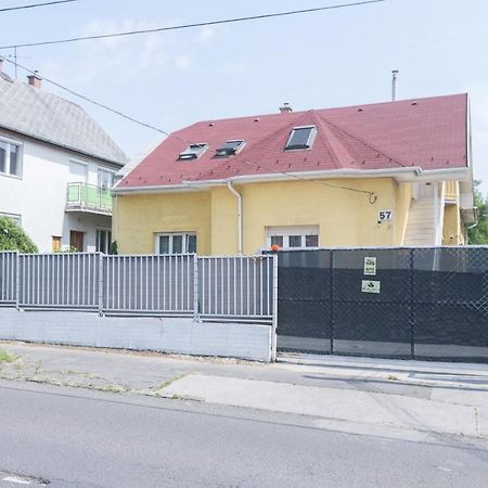 Hi-Bp Garden City Batsanyi Tiny House Near The City Train With Free Parking Budapešť Exteriér fotografie